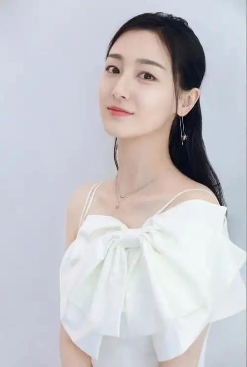 别叹气,把温柔留给值得的人 | 「为你读诗」|叶青_新浪新闻