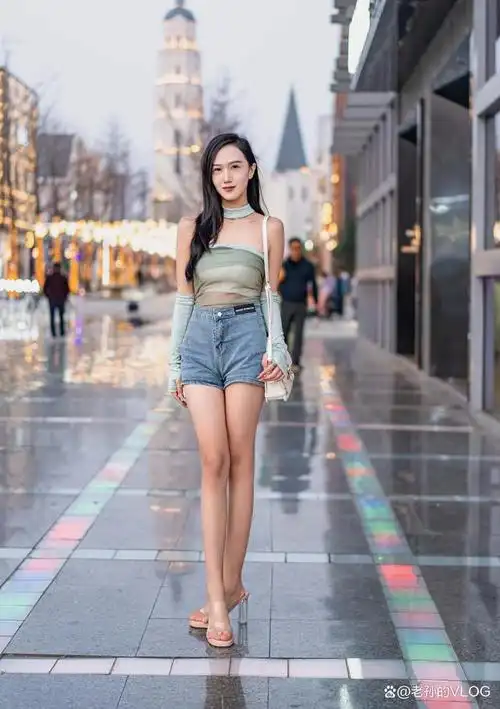 今天拍摄大长腿美女,街拍的魅力!