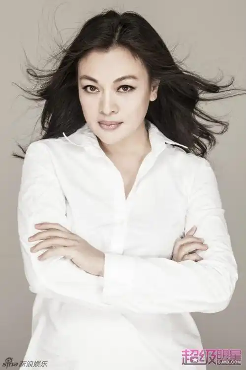 组图史可白衬衣简约大气展魅力