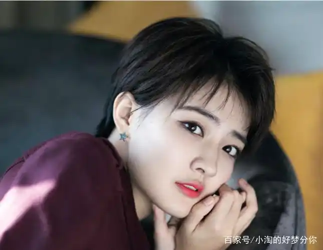 徐璐换清爽短发,颜值开挂"小方脸"变"高级脸",太不可思议了