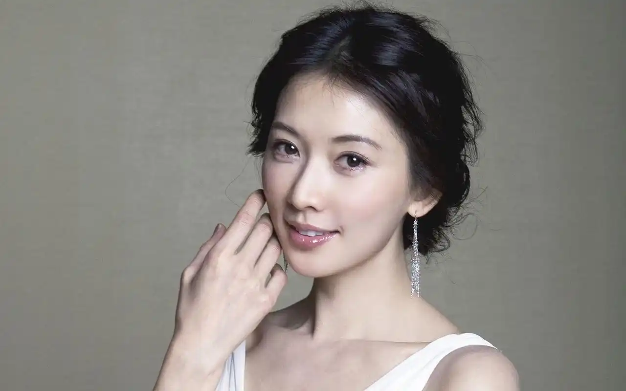 为志玲姐姐带上女神光环的不是她的声音?