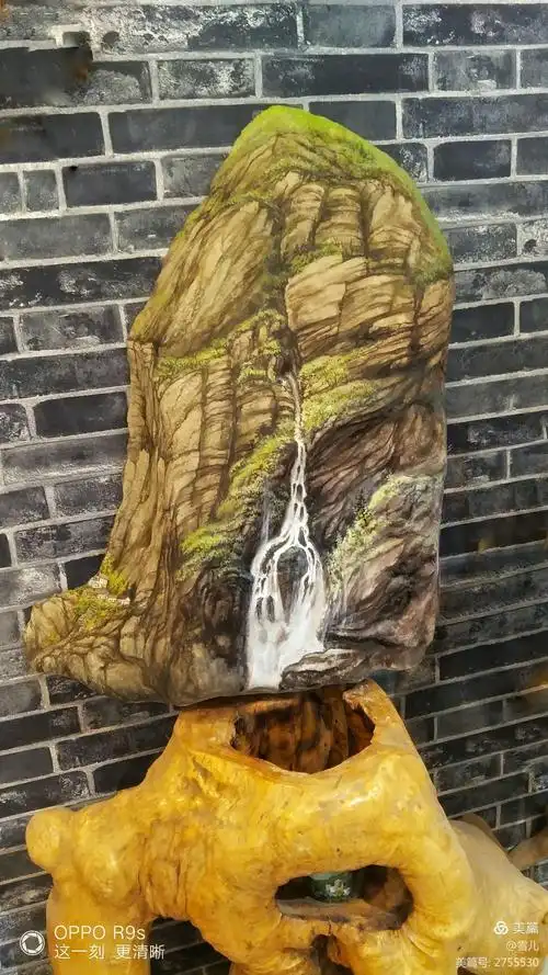 张亚南的石头山水画堪称一绝.