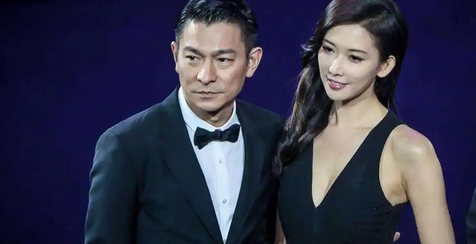 刘德华送八位数贺礼,林志玲却没邀请他,难不成怕黑泽吃醋?