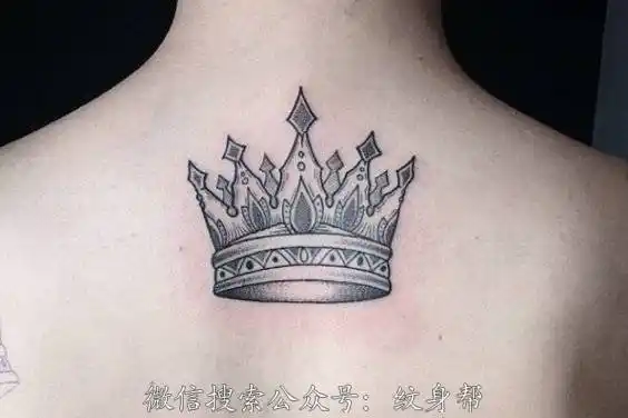 皇冠纹身的寓意含义:十几款皇冠纹身图案推荐