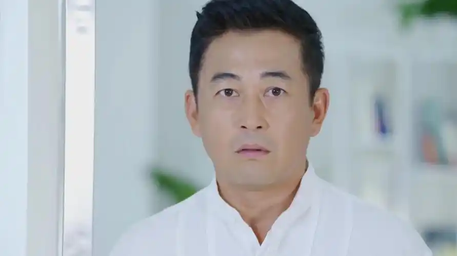 《扫黑风暴》王志飞情史真精彩:曾为张歆艺离婚,又娶小14岁娇妻