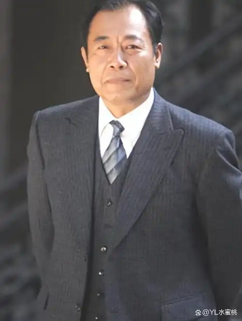 结婚46年零绯闻为了家庭61岁才走红最干净的男演员