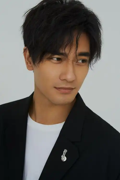 郑凯最新写真曝光 极简风化身超a绅士