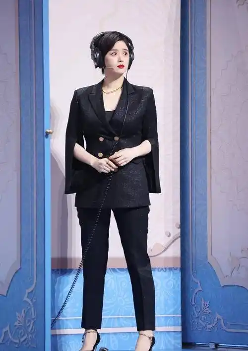 而如今的蒋欣也顺利漂亮成功,虽然拥有110的体重,但是171的身高却完美