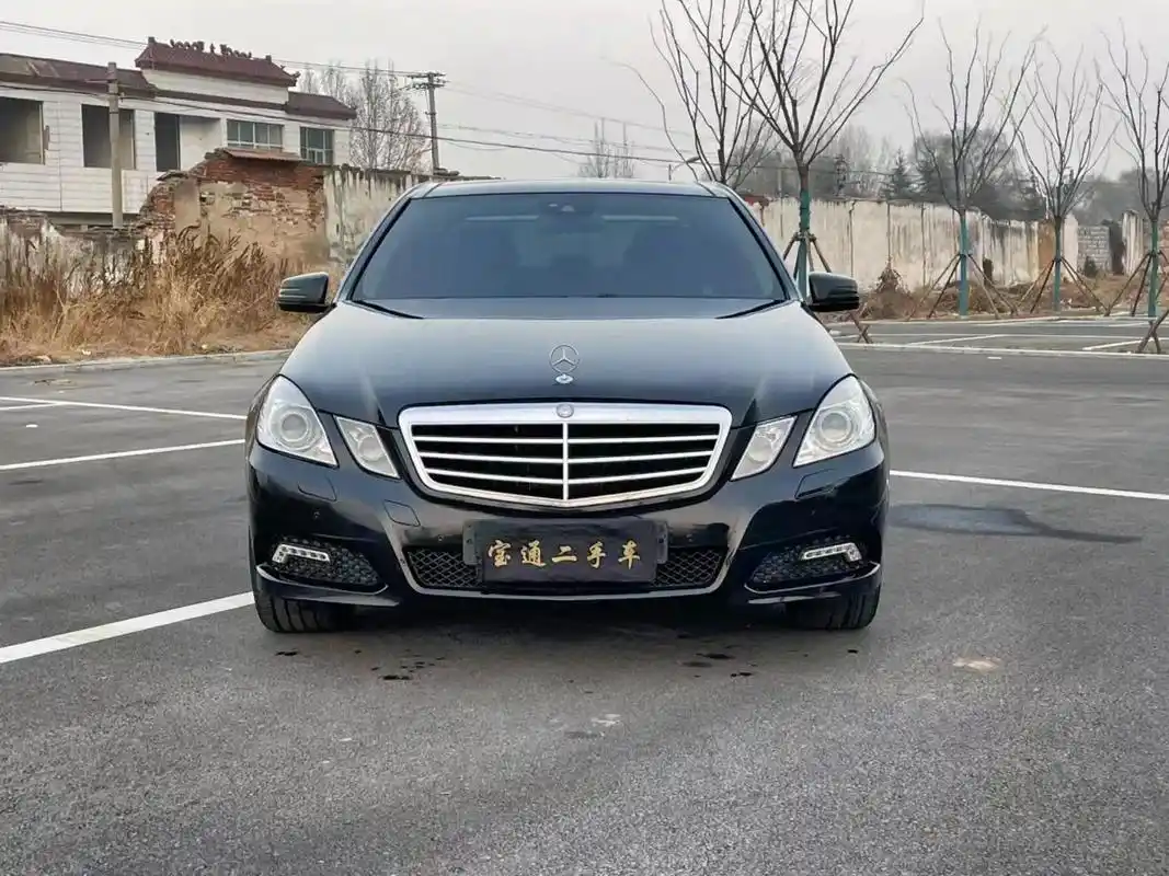 88万,可分期零首付,2010年进口奔驰e300,黑