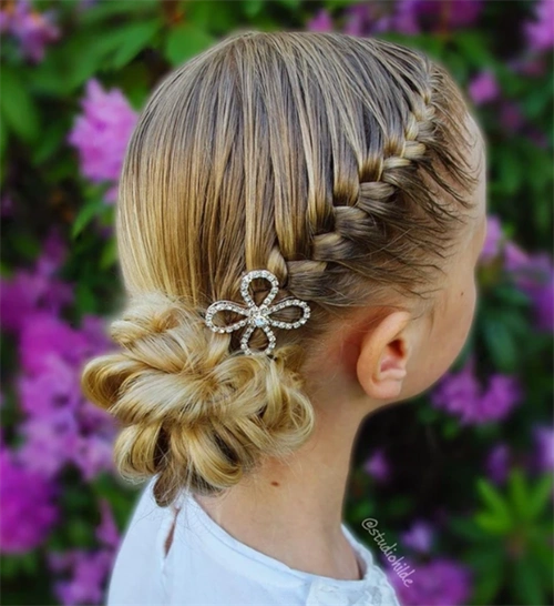 学舞蹈适合的盘发 小女孩花样盘发_儿童发型 - 美发站