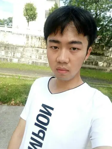 我其实也明白,像我这样又娘又丑的男生,是找不到