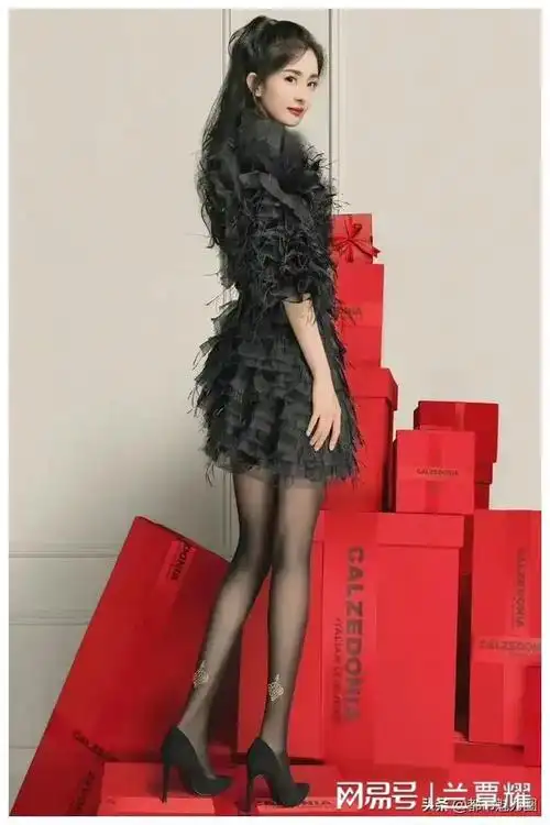 杨幂代言物料主题豹纹系列