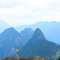 面对大山头像 面朝山峰的头像_微信头像图片大全