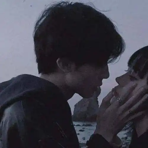 高清真人情头一人一张 | 抖音最火的情侣头像