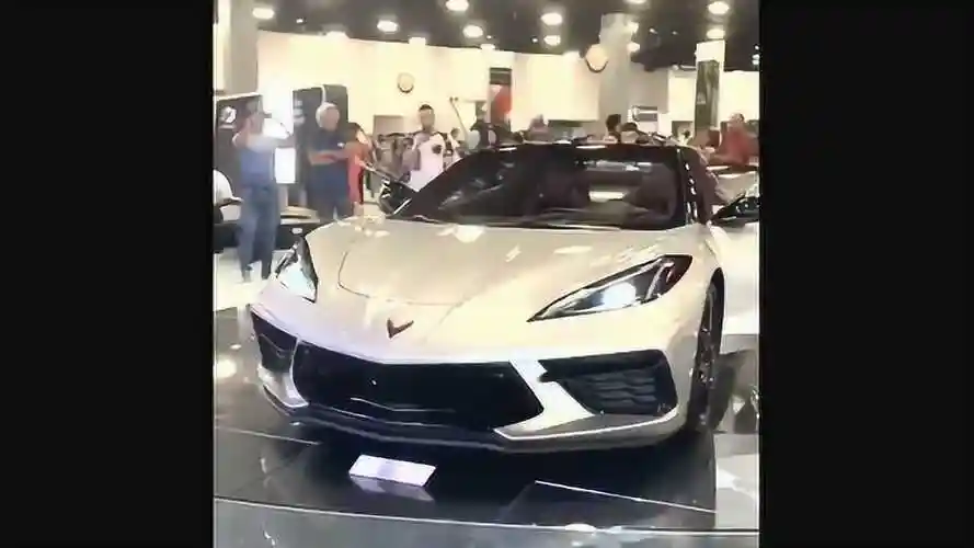 仅需七万元就可以开上"五菱宏光c8",网友:还不赶快行动?