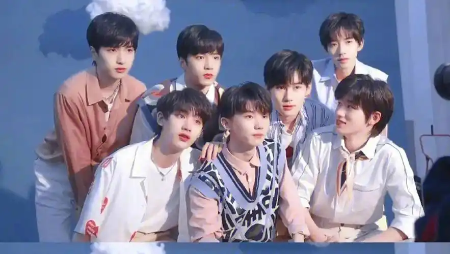 tnt时代少年团好看的背景图