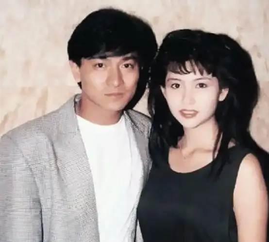 盘点刘德华年轻时候与女明星的合照:如今看来个个都是经典_网易订阅