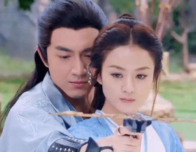 显露出来这都是第二部很重要的伏笔,第二部的剧情走向也是很精彩的