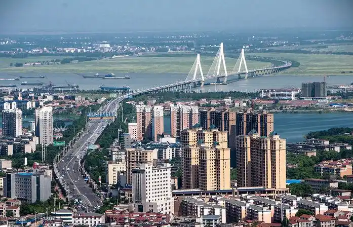 霸气的岳阳最新航拍城区图片漂亮!