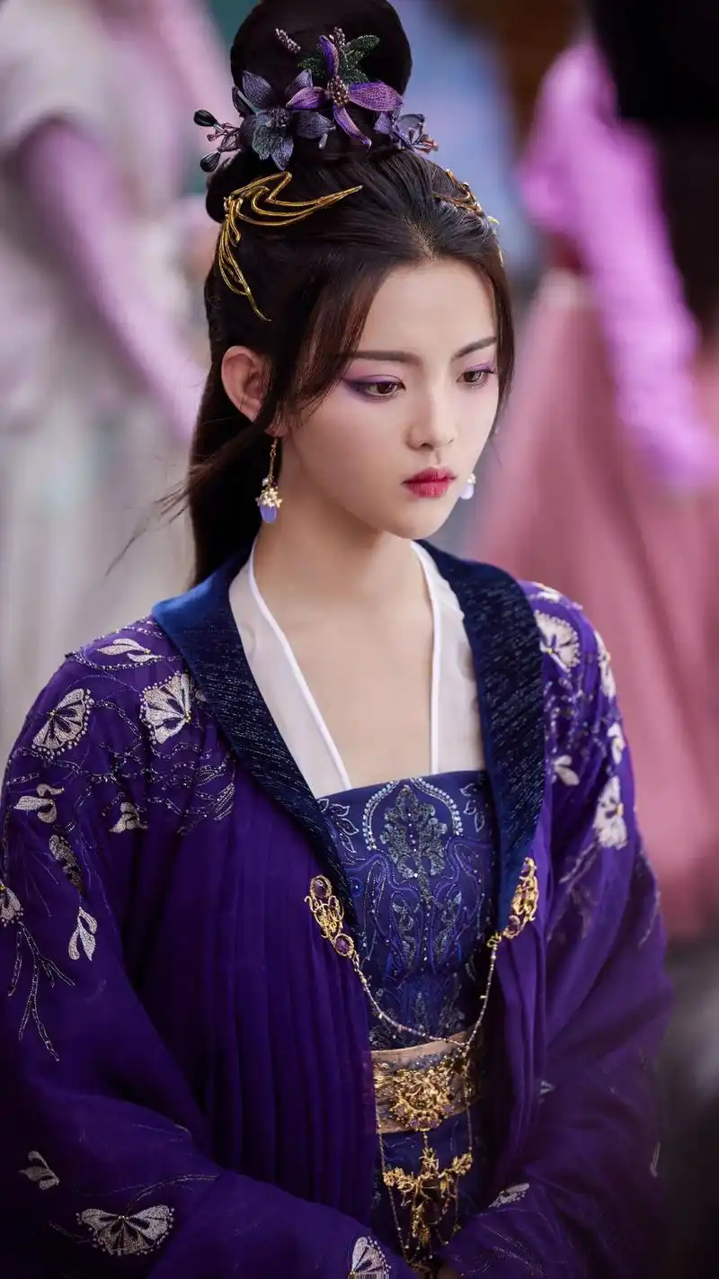 杨超越绝美壁纸.#杨超越 #明星图片 - 抖音