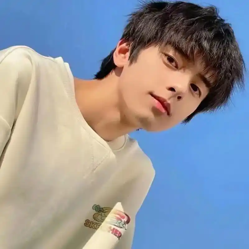 你们要的真人版男生头像整理好了,选选吧.