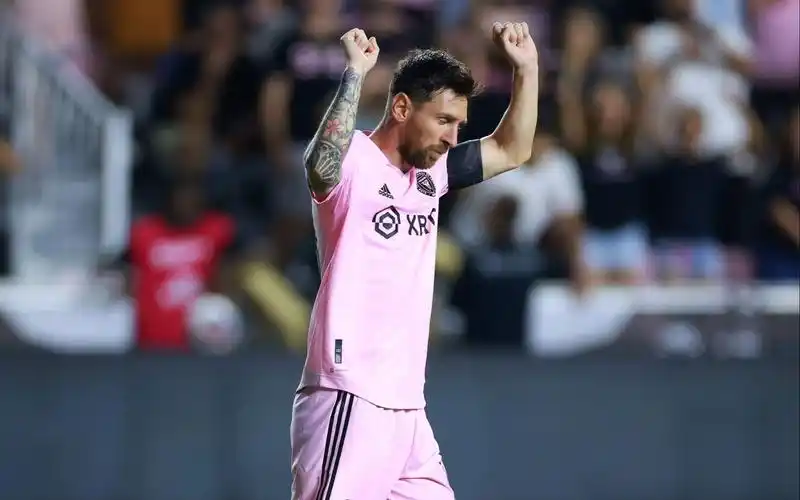 梅西右脚凌空扫射破门,连场梅开二度!迈阿密国际生涯3场5球!