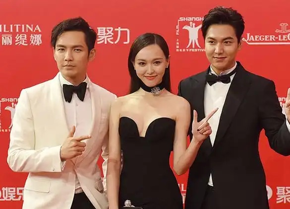 【图】杨幂李敏镐钟汉良拍戏 唐嫣替换闺蜜情变