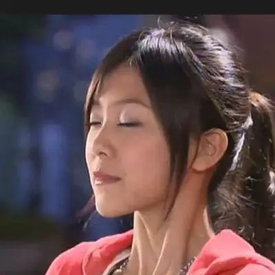 图恋爱女王卓文萱吻戏甜蜜自曝与前男友吵架被推撞墙