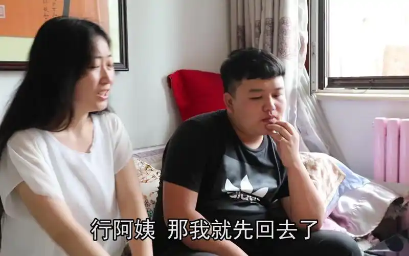 妈妈为了儿子可是操碎了心把女友留在家里还要妈妈出手