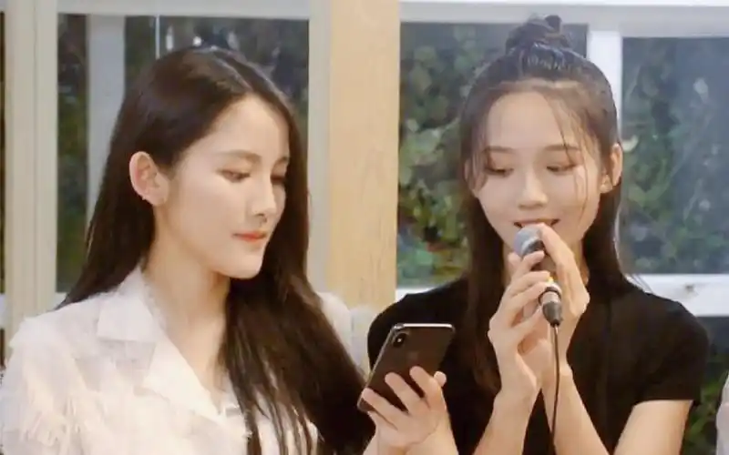 刘倩倩刘力菲人鱼有请w刘为聚聚们带来甜蜜合唱