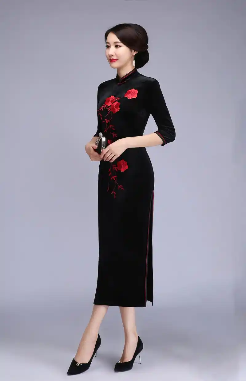 谁说黑色旗袍裙不好看?看看这件长款金丝绒旗袍裙,美不美?