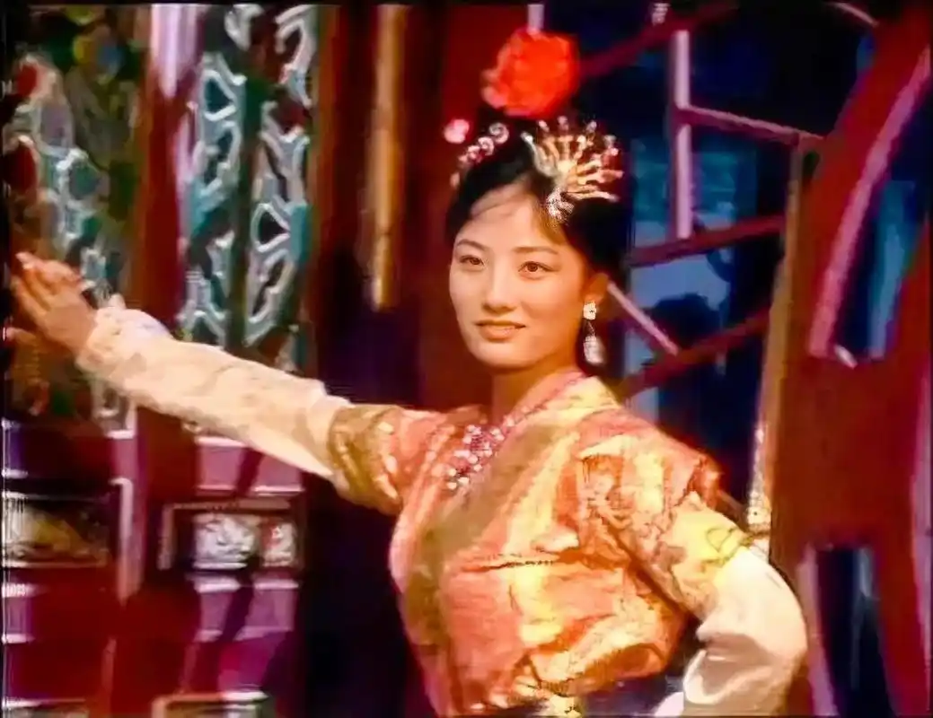 女演员任文坚在谈到自己的职业生涯时,提到了她在西游记剧组中所饰演