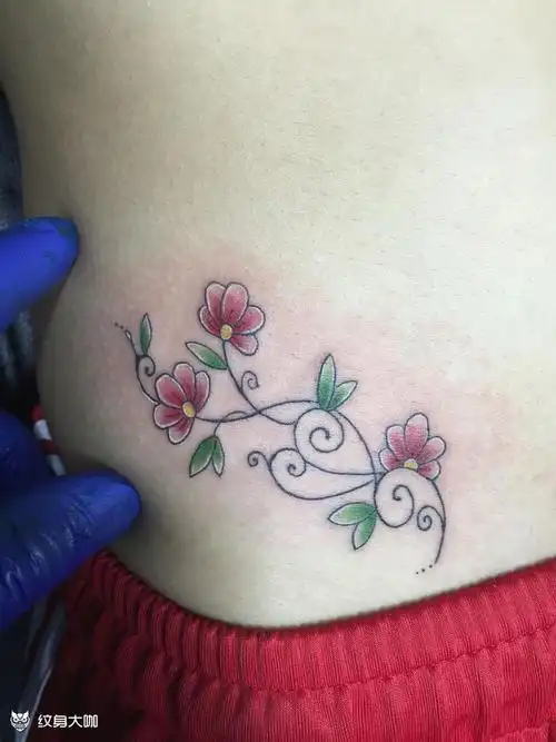小腹花朵_纹身图案手稿图片_彭毅的纹身作品集