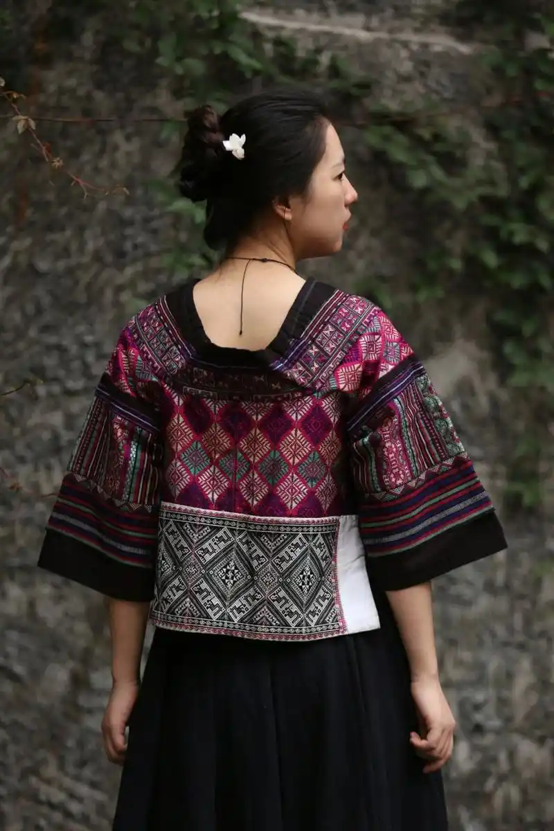 短裙苗|心中的日月 山中落雨  闲来无事 可吟诗作对  煮茶小憩 林间