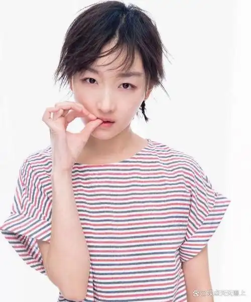 小眼睛放光芒火出圈的周冬雨