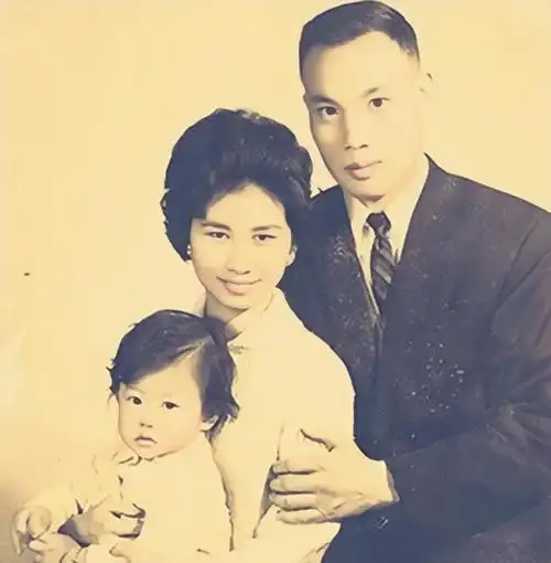 歌手叶倩文拒富豪甩费翔嫁大14岁林子祥结婚至今未生育