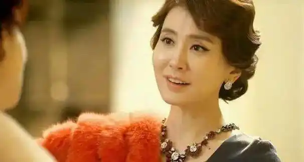 朴宝剑女友李一花吗 李一花是一个妈妈专业户