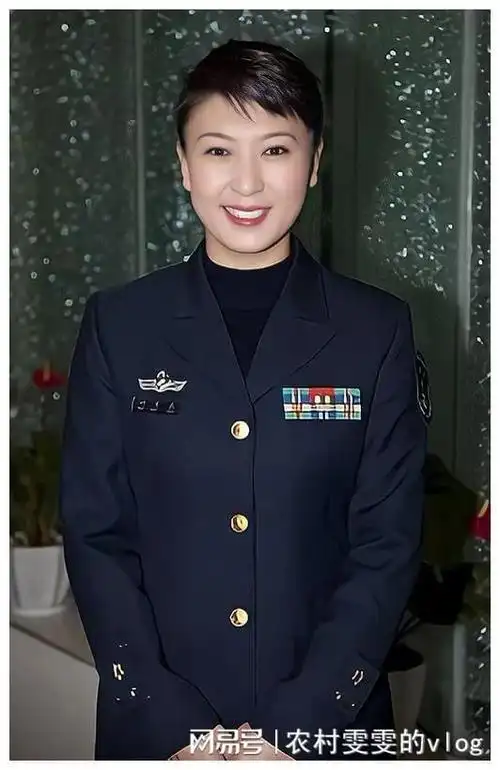 工会文工团考入葛优1979年,22岁的葛优葛存壮父亲是电影演员葛优葛优