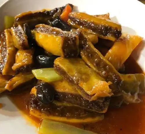 酸辣夹沙很一般,就是牛肉泥 面粉