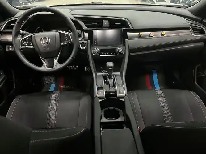 本田思域两厢2021款15t自动潮酷控国Ⅵ