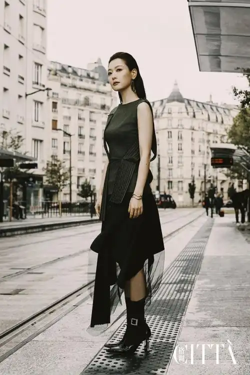 格调在巴黎##白冰巴黎时装周