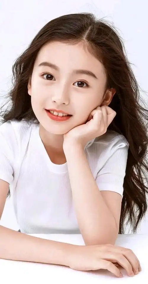 裴佳欣,高颜值可爱的小天使