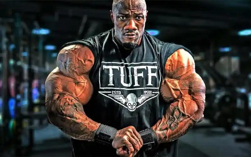 查尔斯·格里芬2届ifbb联赛冠军,健美身材黝黑皮肤成后起之秀!