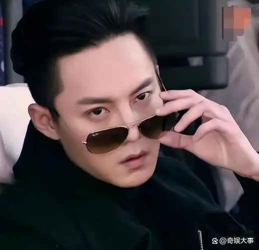 在与男神霍建华共同演出时,她展现出了与他不相上下的演技.