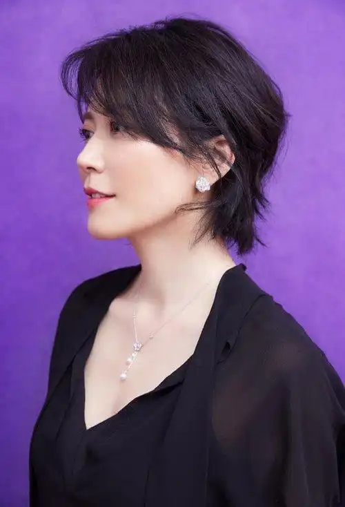 36岁女人剪什么发型会减龄 年轻有范的女士短头发赏析