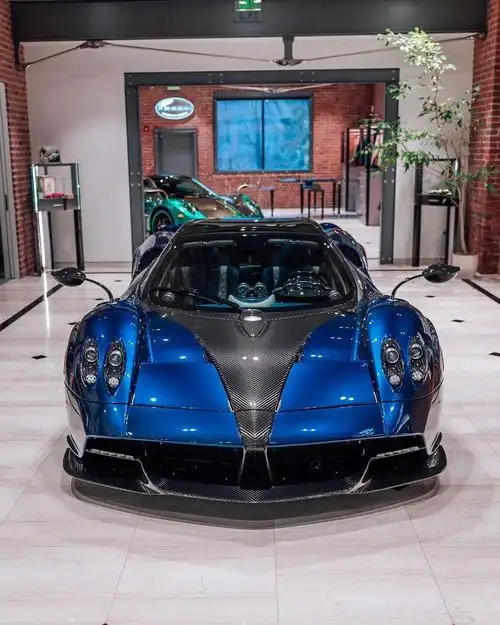 一枚敞篷风神帕加尼 huayra roadster