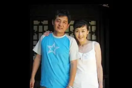 图揭秘李大双石萱离婚原因他的现任妻子是谁呢