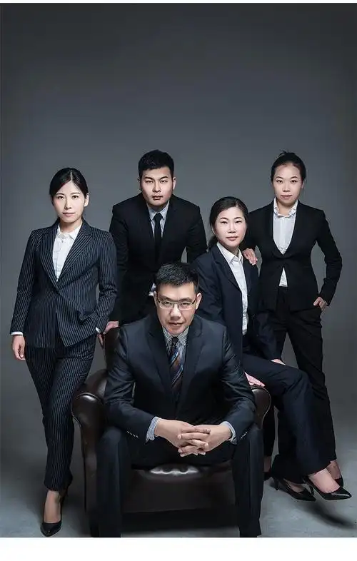 商品详情 亮点 亮点 团队形象照 拍摄特色 服务类型 形象照 造型场景