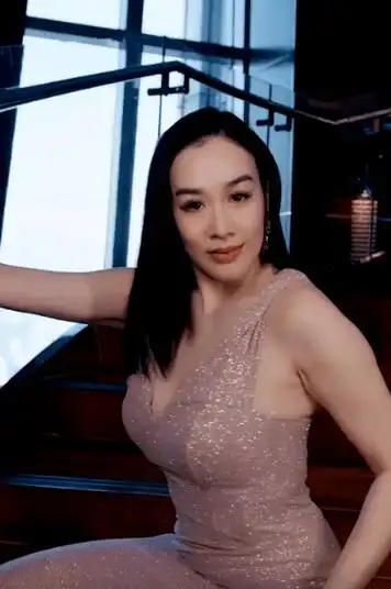 3段婚姻3个女儿,51岁再为小12岁老公生四胎,钟丽缇为啥这么拼?