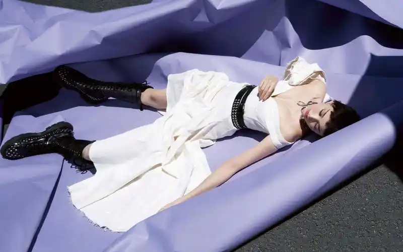 古力娜扎利落短发高清桌面壁纸